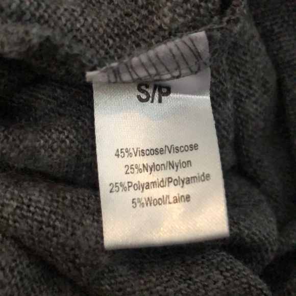 Ardene Sweater 🎀 - Picture 3 of 3